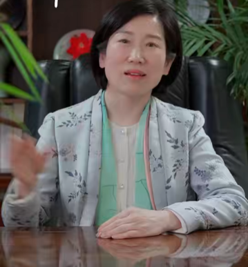 愿这个清明，风清景明，身心安稳;愿思念有寄，生活有序;让我们在追思中学会珍惜，在踏青中健康身心!